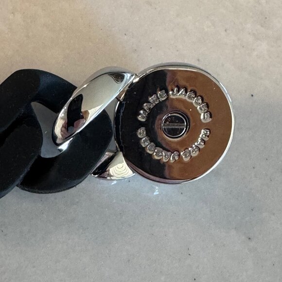 Marc By Marc Jacobs Turnlock Katie Stretch Bracelet Black Rubber Silver Logo OS - Picture 4 of 8